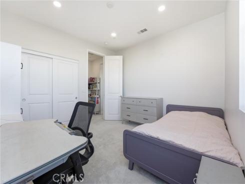 458  Loon  , Irvine, CA