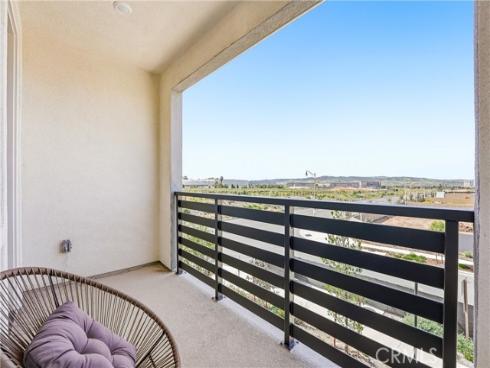 458  Loon  , Irvine, CA