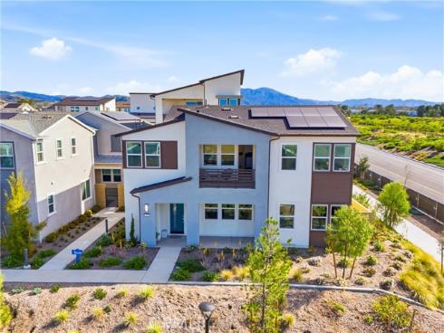 458  Loon  , Irvine, CA