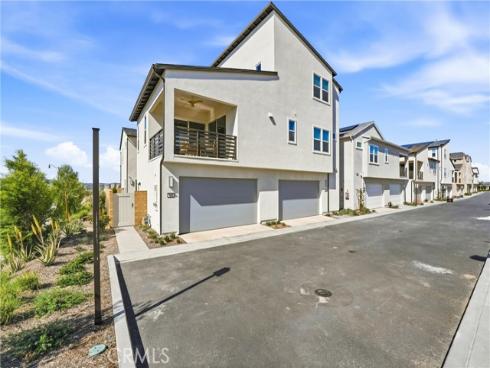 458  Loon  , Irvine, CA