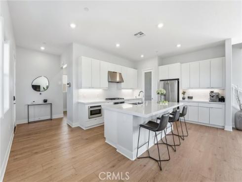 458  Loon  , Irvine, CA