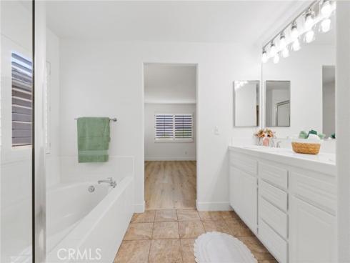 75 Ashford , Irvine, CA
