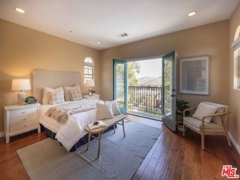 107  Chantilly  , Irvine, CA