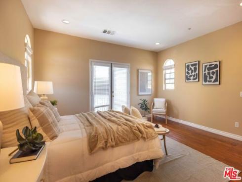 107  Chantilly  , Irvine, CA