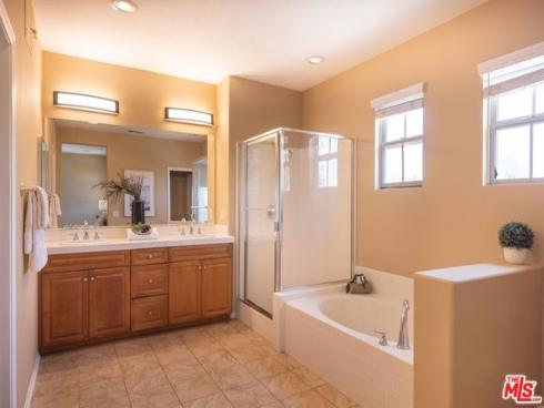 107  Chantilly  , Irvine, CA