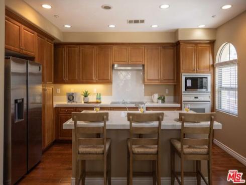 107  Chantilly  , Irvine, CA