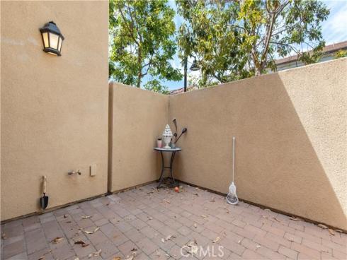 72 Granite Path , Irvine, CA