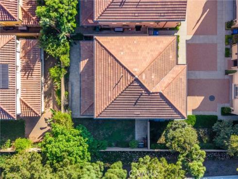 113 Hanging , Irvine, CA