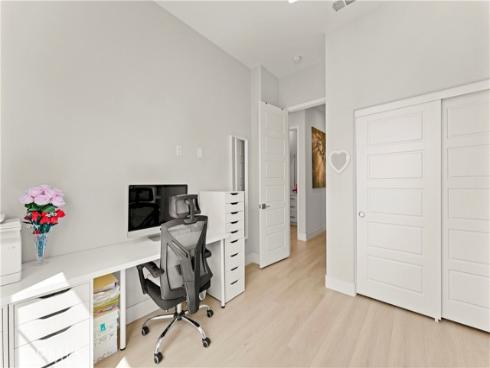 259  chorus  , Irvine, CA