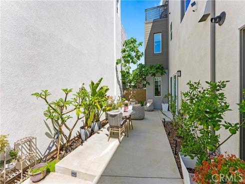 259  chorus  , Irvine, CA