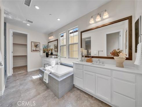 60 Sherwood , Irvine, CA