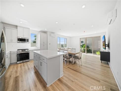 203 Lynx , Irvine, CA