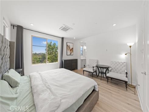 203 Lynx , Irvine, CA