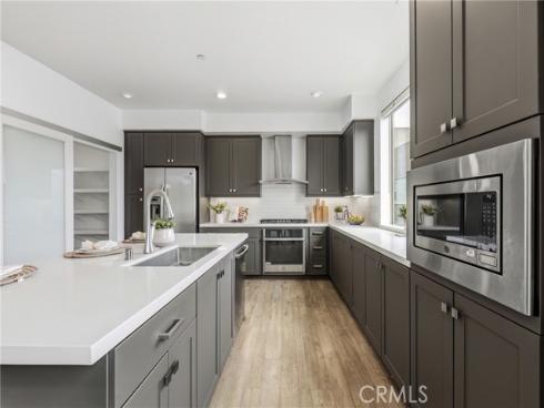 221 Bowery , Irvine, CA