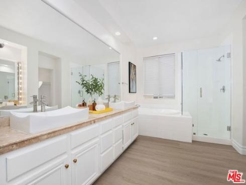 17  Mount Vernon  , Irvine, CA