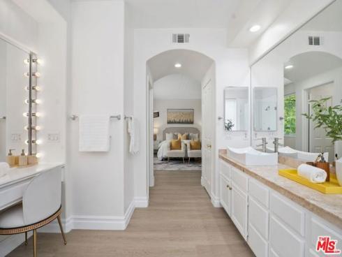 17  Mount Vernon  , Irvine, CA