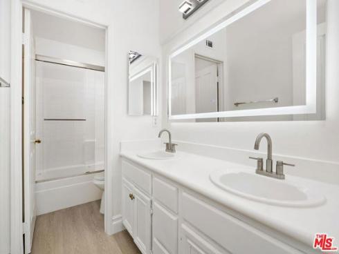 17  Mount Vernon  , Irvine, CA