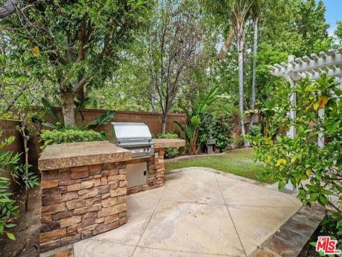 17  Mount Vernon  , Irvine, CA