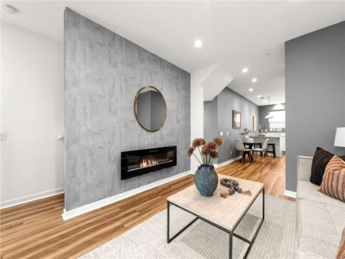 210  Placemark  , Irvine, CA