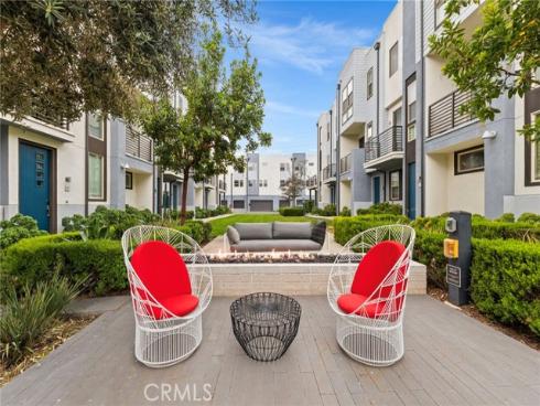 210  Placemark  , Irvine, CA