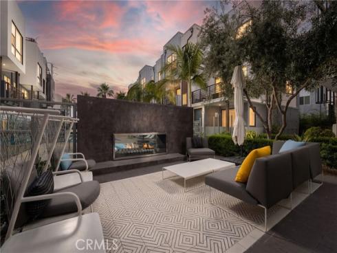 210  Placemark  , Irvine, CA