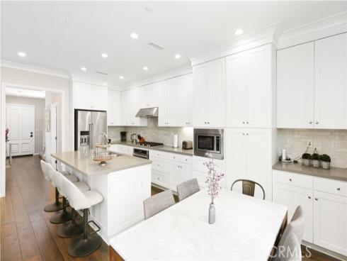 231  Rodeo  , Irvine, CA