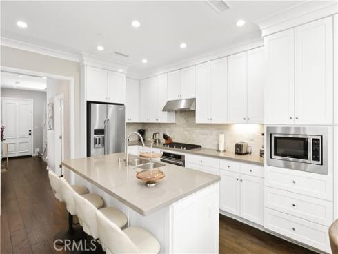 231  Rodeo  , Irvine, CA