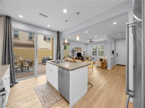 188  Excursion  , Irvine, CA