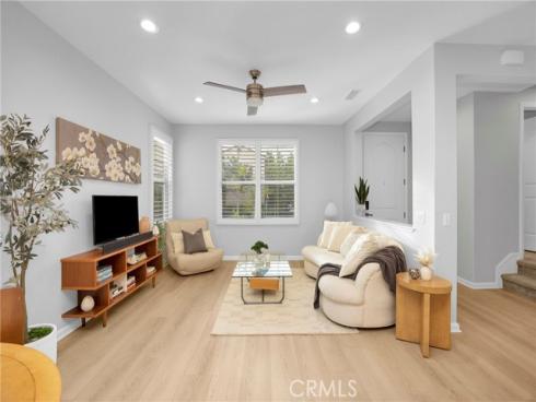 188  Excursion  , Irvine, CA