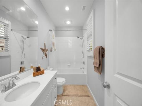 188  Excursion  , Irvine, CA