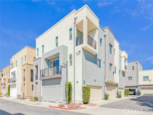 179  Cadence  , Irvine, CA
