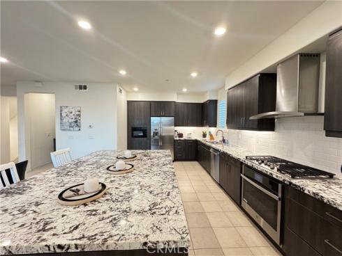 179  Cadence  , Irvine, CA