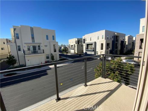 179  Cadence  , Irvine, CA