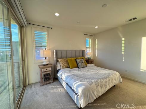 179  Cadence  , Irvine, CA