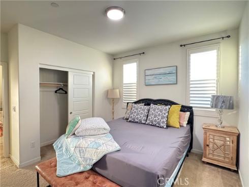 179  Cadence  , Irvine, CA
