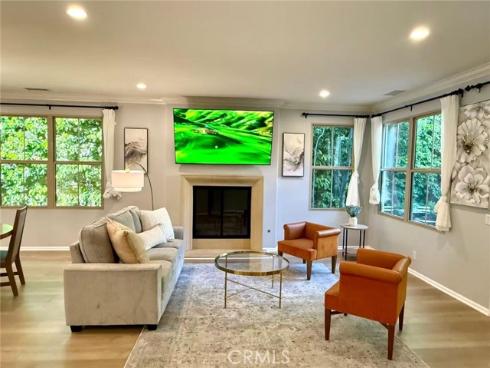 21 Fanpalm , Irvine, CA
