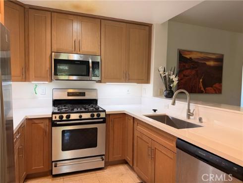 32  Perennial  , Irvine, CA