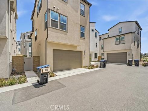 208 Yerba , Irvine, CA