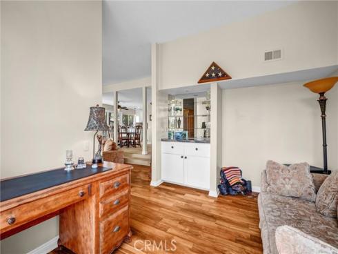 11 Las Brisas 6 , Irvine, CA