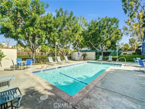 11 Las Brisas 6 , Irvine, CA