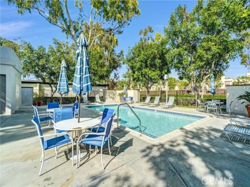 11 Las Brisas 6 , Irvine, CA