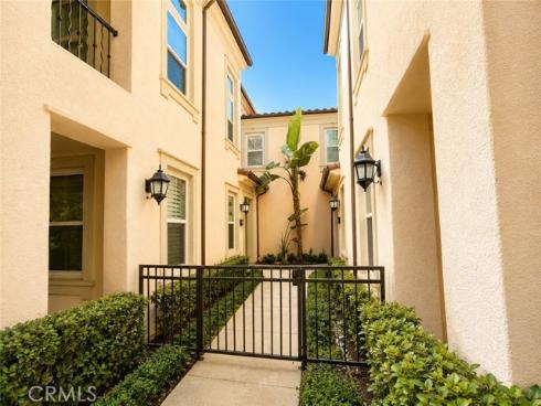 66 Overbrook , Irvine, CA