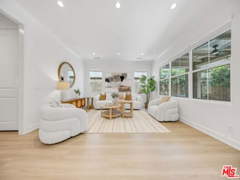 116 Mistletoe , Irvine, CA