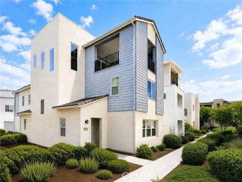 112  Spiral  , Irvine, CA
