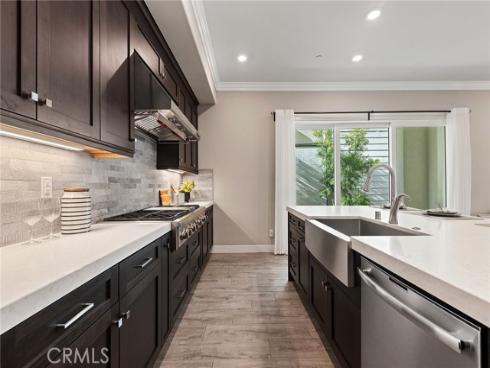 112  Spiral  , Irvine, CA