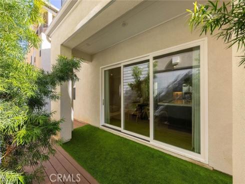 112  Spiral  , Irvine, CA