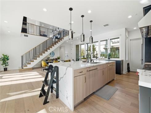 124 Chant , Irvine, CA