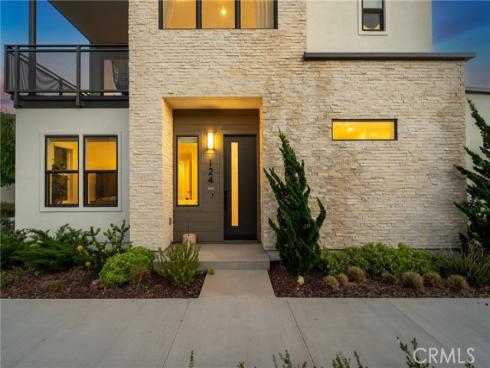 124 Chant , Irvine, CA