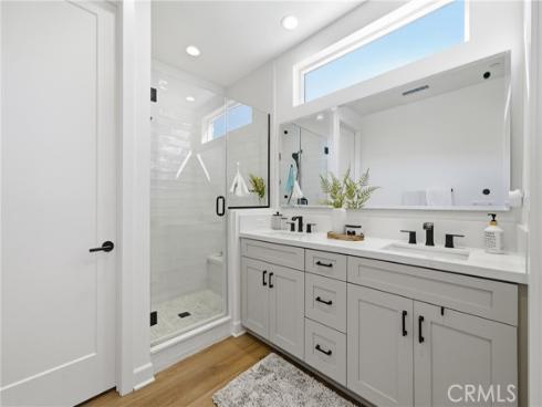 124 Chant , Irvine, CA