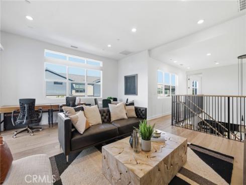 124 Chant , Irvine, CA